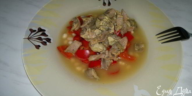 Рецепт похлебки с куриными желудками и бедром индейки со сладким перцем