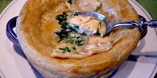 Рецепт похлебки с семгой и шпинатом под домашним слоеным тестом очарована, околдована