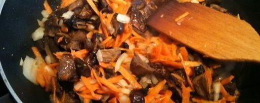 Шаг 2: сытной постной похлебки с грибами и фасолью