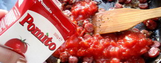 Шаг 4: томатной похлебки с копчеными колбасками и фасолью