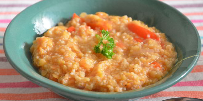 Рецепт томатного супа-похлебки с кускусом, сладким перцем и острым чили