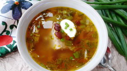 Рецепт Рассольника с консервированной фасолью и солеными помидорами