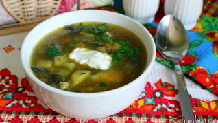 Рецепт Рассольника с лесными грибами в мультиварке