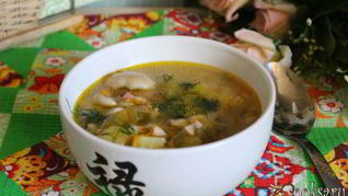 Рецепт Рассольника с маслятами и ветчиной