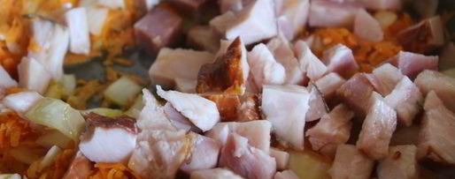 Шаг 2: рассольника с маслятами и ветчиной