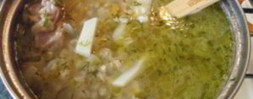 Шаг 5: рассольника с перловкой и солеными огурцами