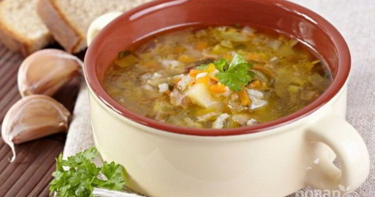 Унэгэтэйский рассольник. Суп рассольник ленинградский. Ленинградский рассольник с перловкой. Ленинградский рассольник с перловкой. Суп с перловкой и солеными огурцами.