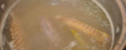 Шаг 1: кислых щей с утиными потрошками и черносливом