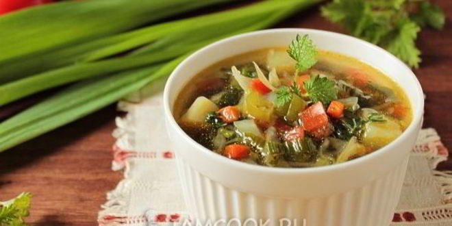 Рецепт постных зеленых щей с крапивой и китайским чесноком