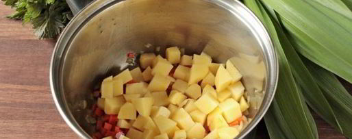 Шаг 3: постных зеленых щей с крапивой и китайским чесноком