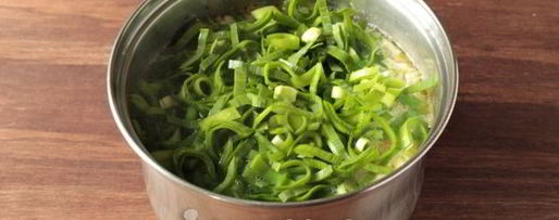 Шаг 7: постных зеленых щей с крапивой и китайским чесноком