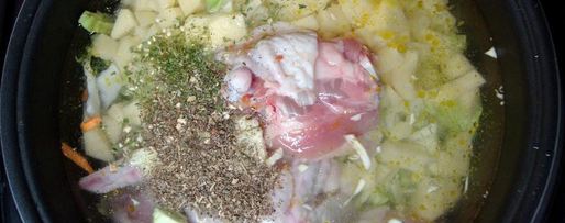 Шаг 7: щей из капусты с курицей в мультиварке