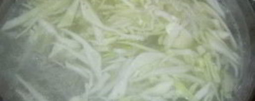 Шаг 2: щей из свежей капусты со свининой