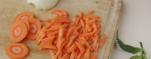 Шаг 4: зеленых щей с крапивой и щавелем