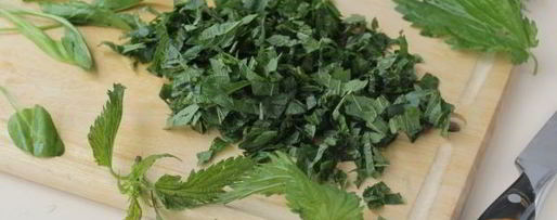 Шаг 5: зеленых щей с крапивой и щавелем