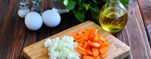 Шаг 2: зеленых щей со щавелем и яйцом