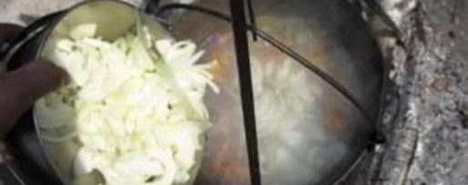 Шаг 7: шурпы из баранины на костре