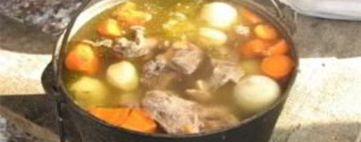 Шаг 3: шурпы из свинины на костре