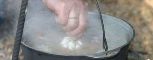 Шаг 10: шурпы в казане на костре