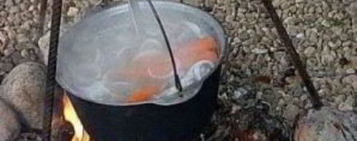 Шаг 9: шурпы в казане на костре