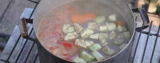 Шаг 5: вкусного супа шурпа на костре в казане