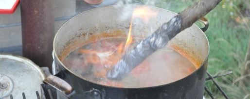 Шаг 7: вкусного супа шурпа на костре в казане