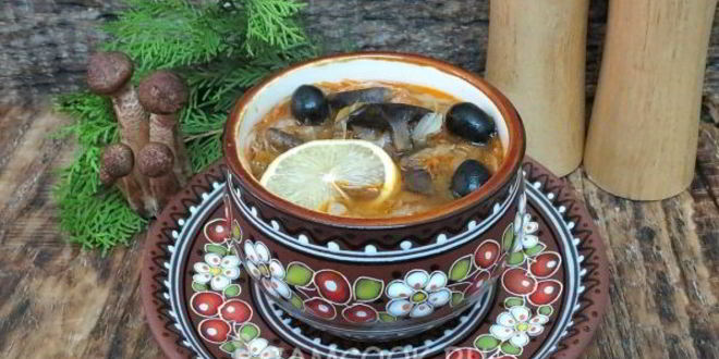 Рецепт постной солянки с грибами и капустой