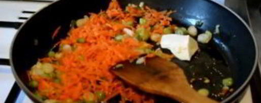 Шаг 1: рыбной солянки с крабовыми палочками