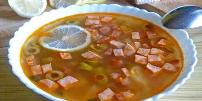 Рецепт солянки классической с колбасой