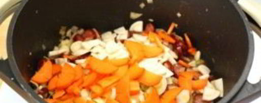 Шаг 2: солянки с копченой колбасой