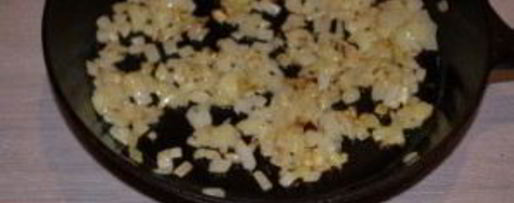 Шаг 3: солянки с курицей и колбасой