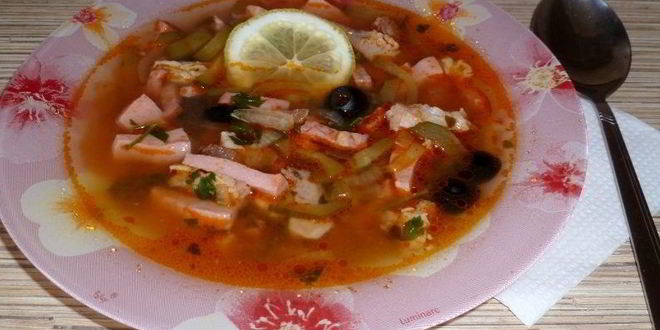 Рецепт солянки с мясом и колбасой