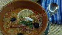 Рецепт Супа солянка с копченостями и рисом