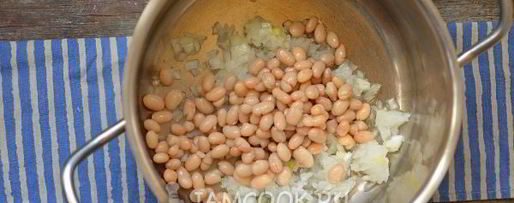 Шаг 2: супа из тушенки с картошкой