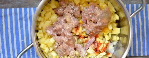 Шаг 6: супа из тушенки с картошкой