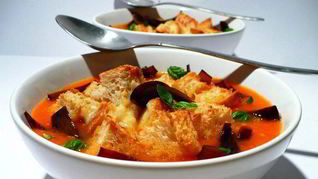 Рецепт Супа из запеченных томатов с луком-бальзамик и копченым хлебом