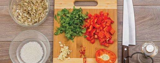 Шаг 2: харчо с классическом соусом ткемали и бараниной