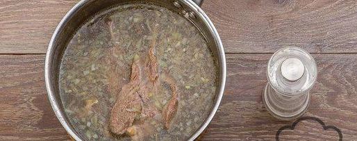 Шаг 3: харчо с классическом соусом ткемали и бараниной