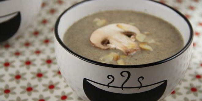 Рецепт грибного супа-пюре с сыром бри и миндалем