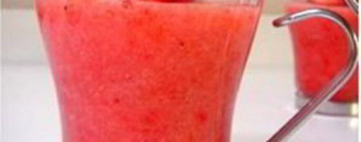 Шаг 1: клубничного супа-пюре