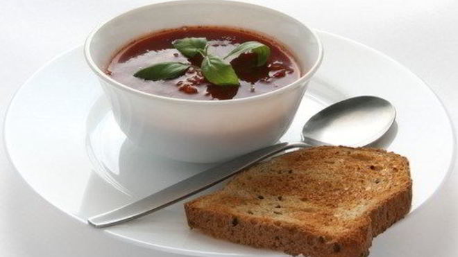 Рецепт Супа-пюре из артишоков и фасоли с теплым хлебом с фетой, черри и базиликом