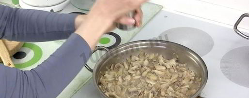 Шаг 3: супа пюре из шампиньонов со сливками и мускатным орехом