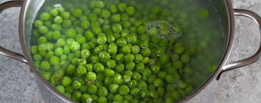 Шаг 5: супа-пюре из зеленого горошка с беконом