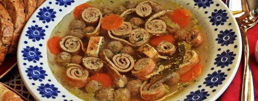 Шаг 13: супа с фрикадельками и блинными роллами