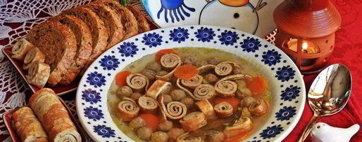 Шаг 14: супа с фрикадельками и блинными роллами