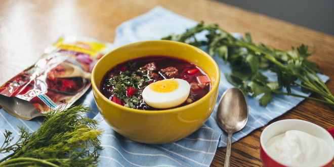 Рецепт горячего свекольника с яйцом
