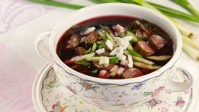 Рецепт Холодного свекольника с колбасками