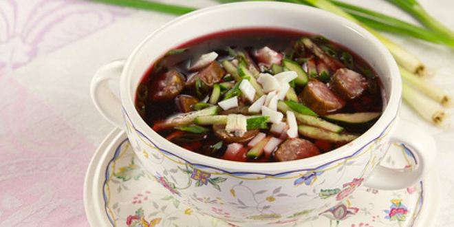 Рецепт холодного свекольника с колбасками