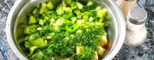 Шаг 5: холодного свекольника с колбасой