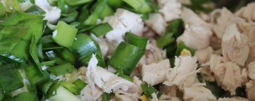 Шаг 2: холодного свекольника с курицей на сметане и минеральной воде